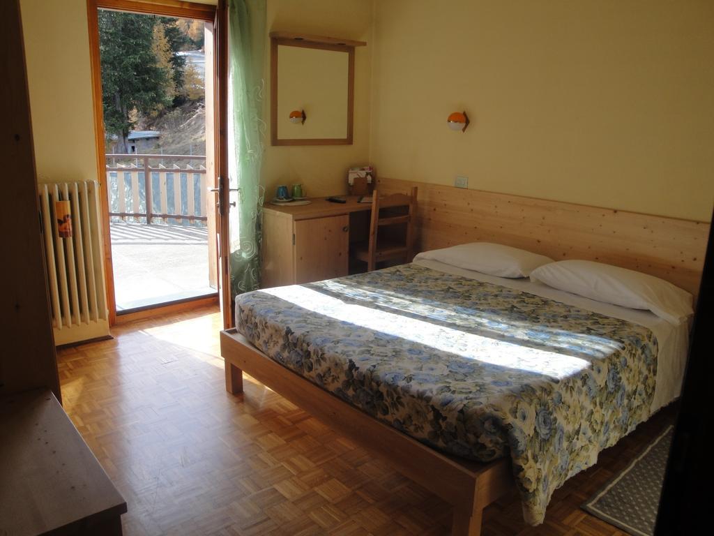 Hotel Viola Валдидентро Екстериор снимка