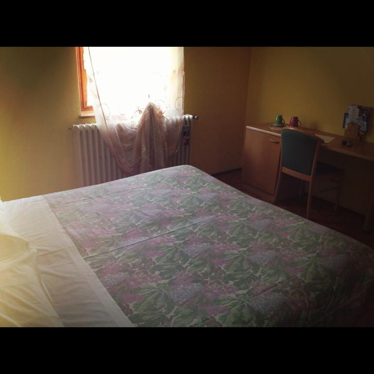 Hotel Viola Валдидентро Екстериор снимка