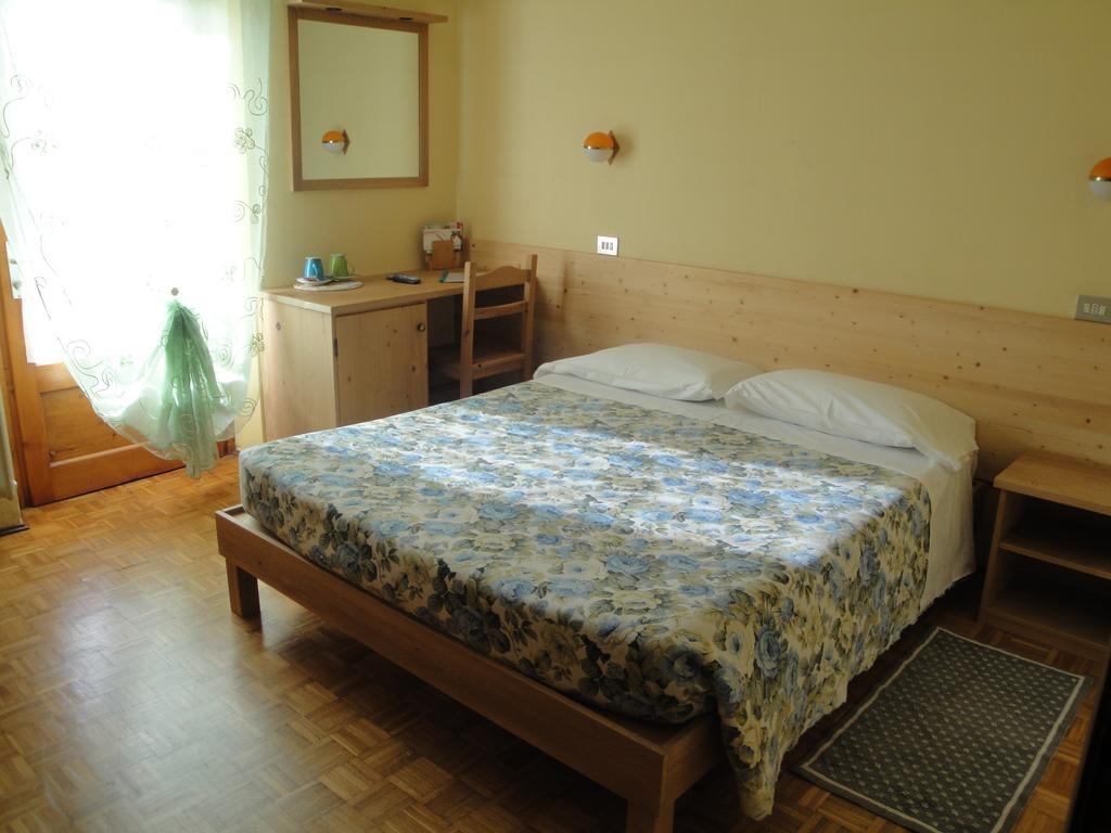 Hotel Viola Валдидентро Екстериор снимка